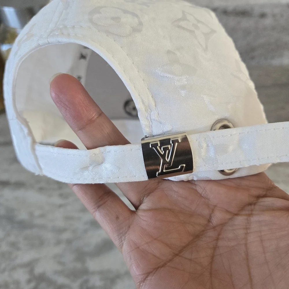 Brand New Louis Vuitton White Hat - Picture 3 of 3